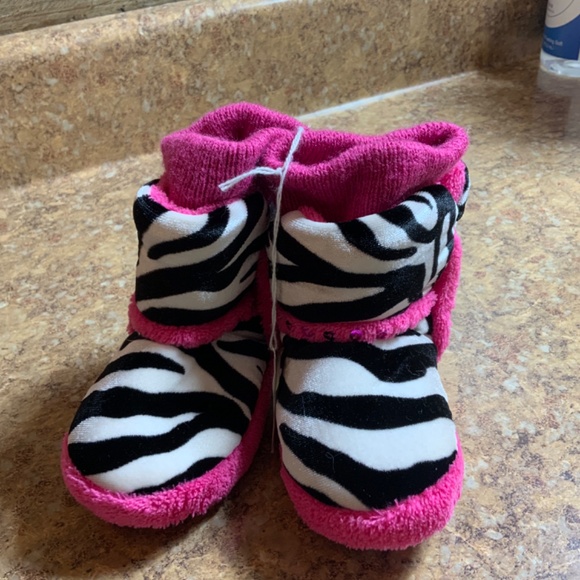 Blazin’ Roxy Toddler slippers boots shoes size 2 - Picture 6 of 7